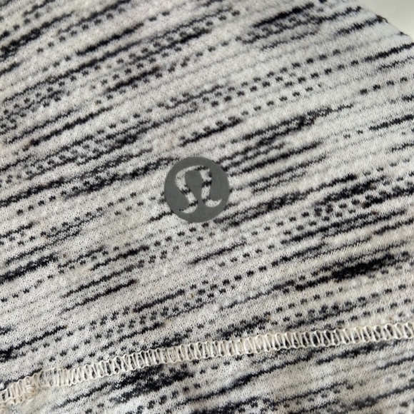 Lululemon tank - Picture 2 of 5